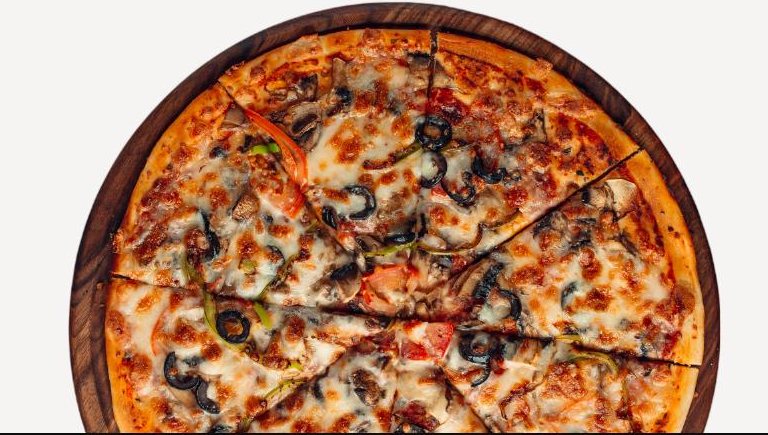 Pizza vom Holzbrett